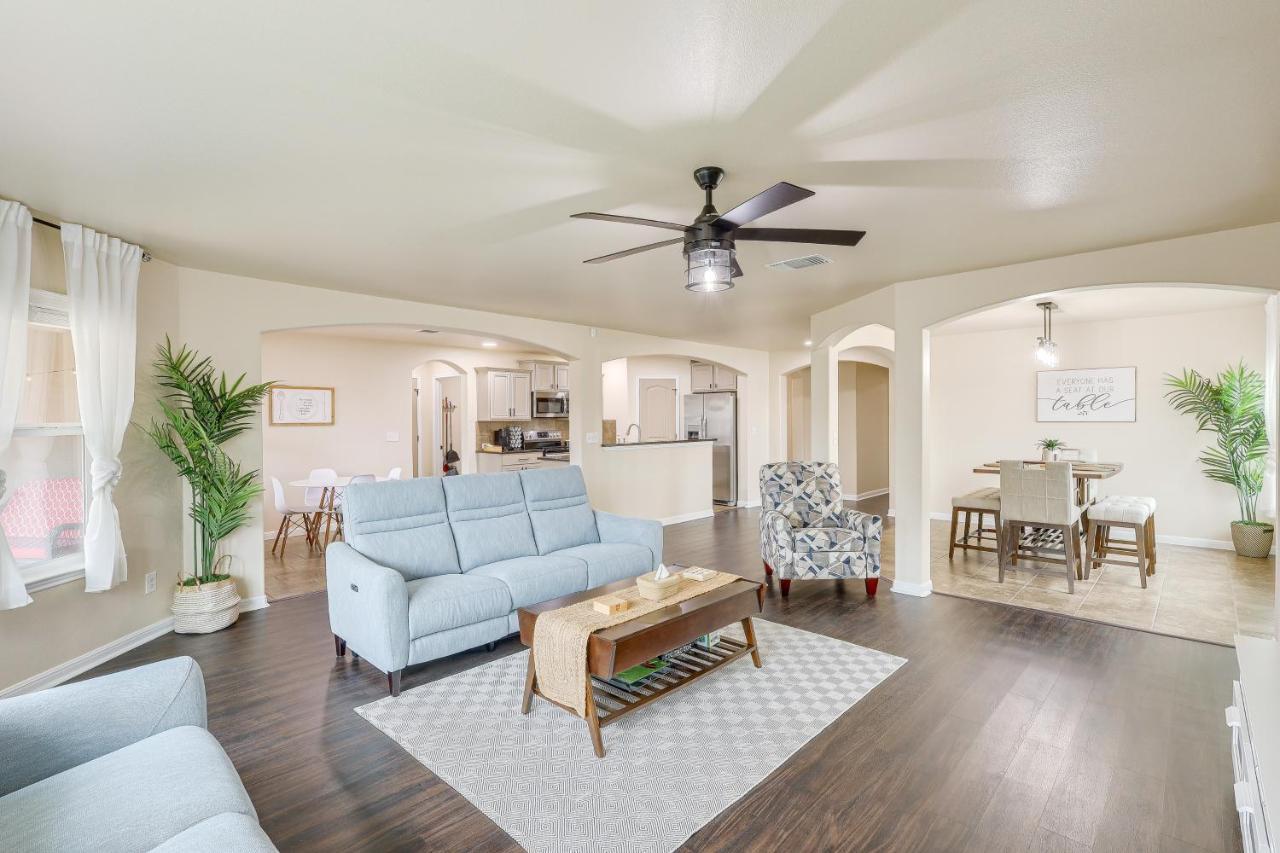 Modern Killeen Vacation Rental With Private Patio! Exterior photo